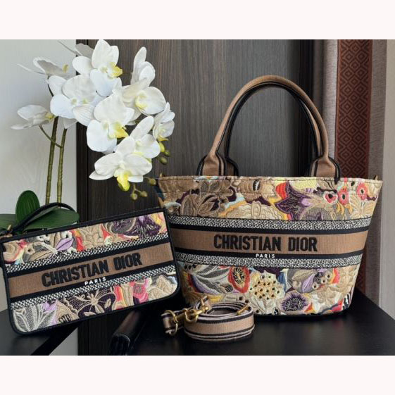 chr1st1an D10r shopping bags